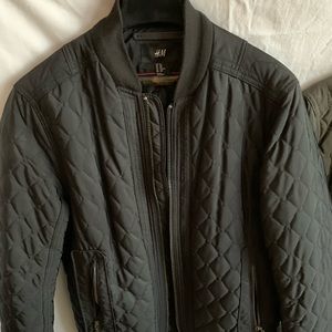 Men’s black bomber jacket